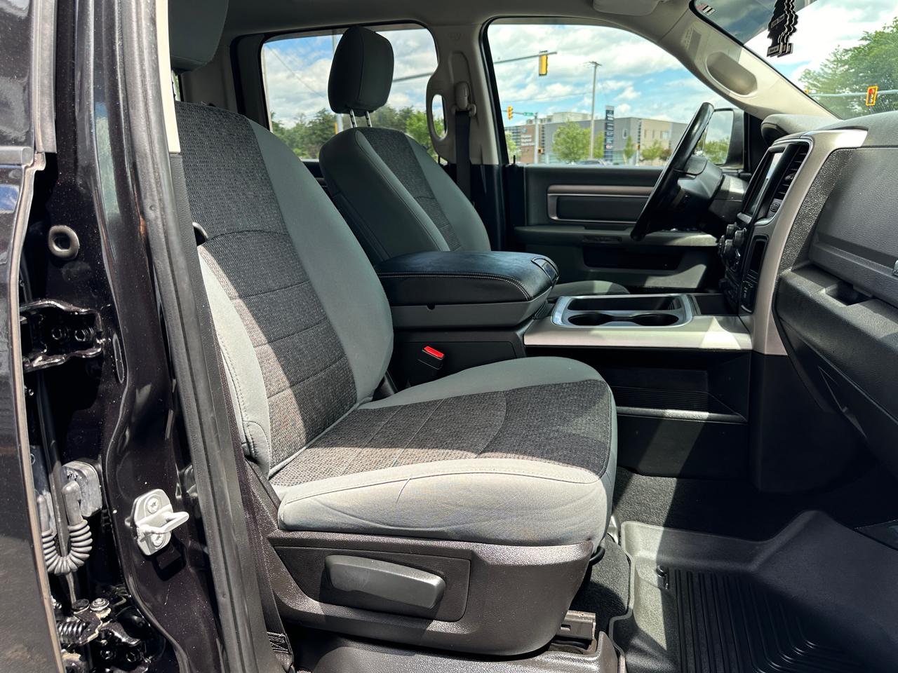 RAM 1500 Classic Big Horn 4x4 Crew Cab 5'7" Box 2019