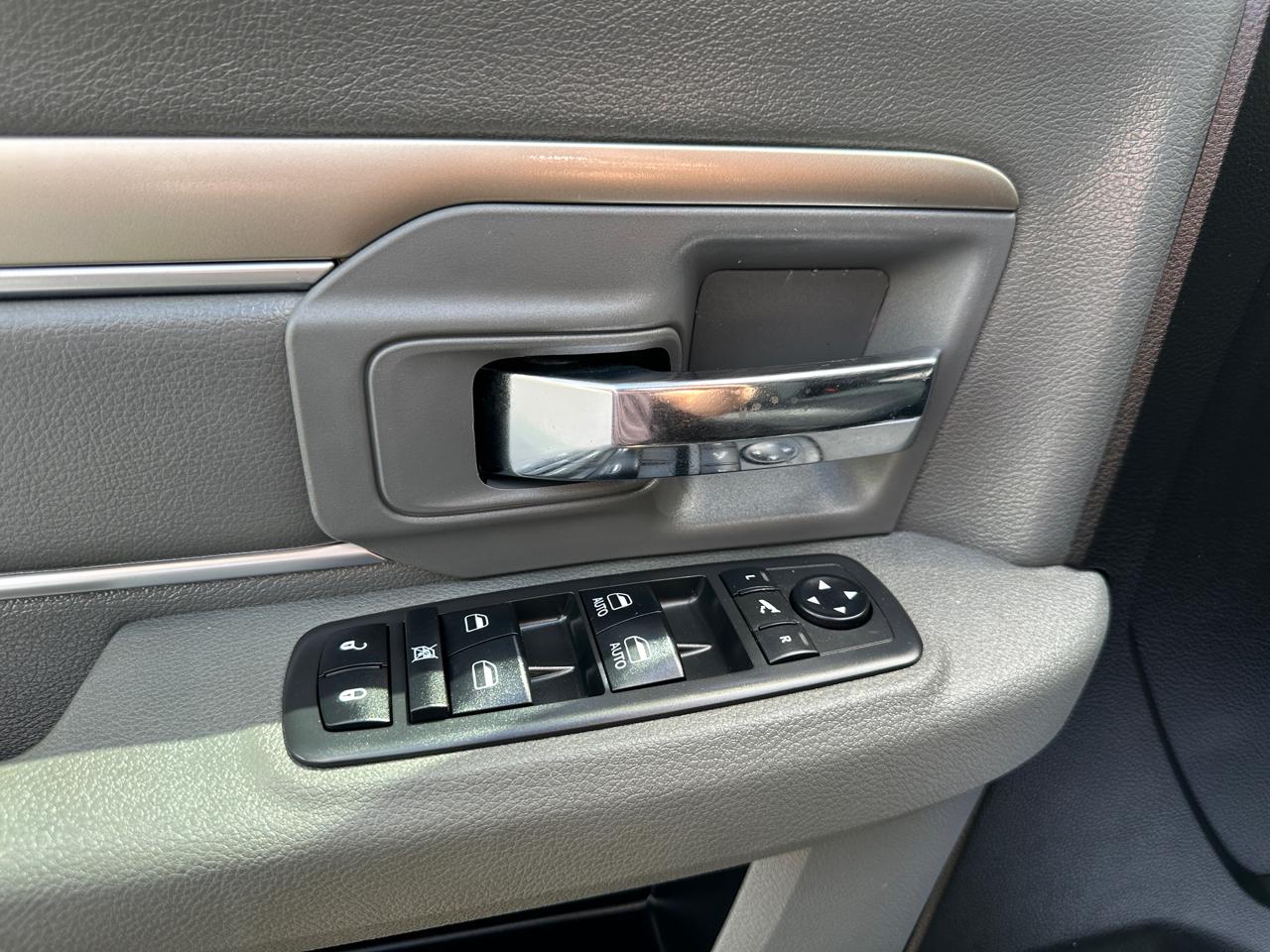 RAM 1500 Classic Big Horn 4x4 Crew Cab 5'7" Box 2019