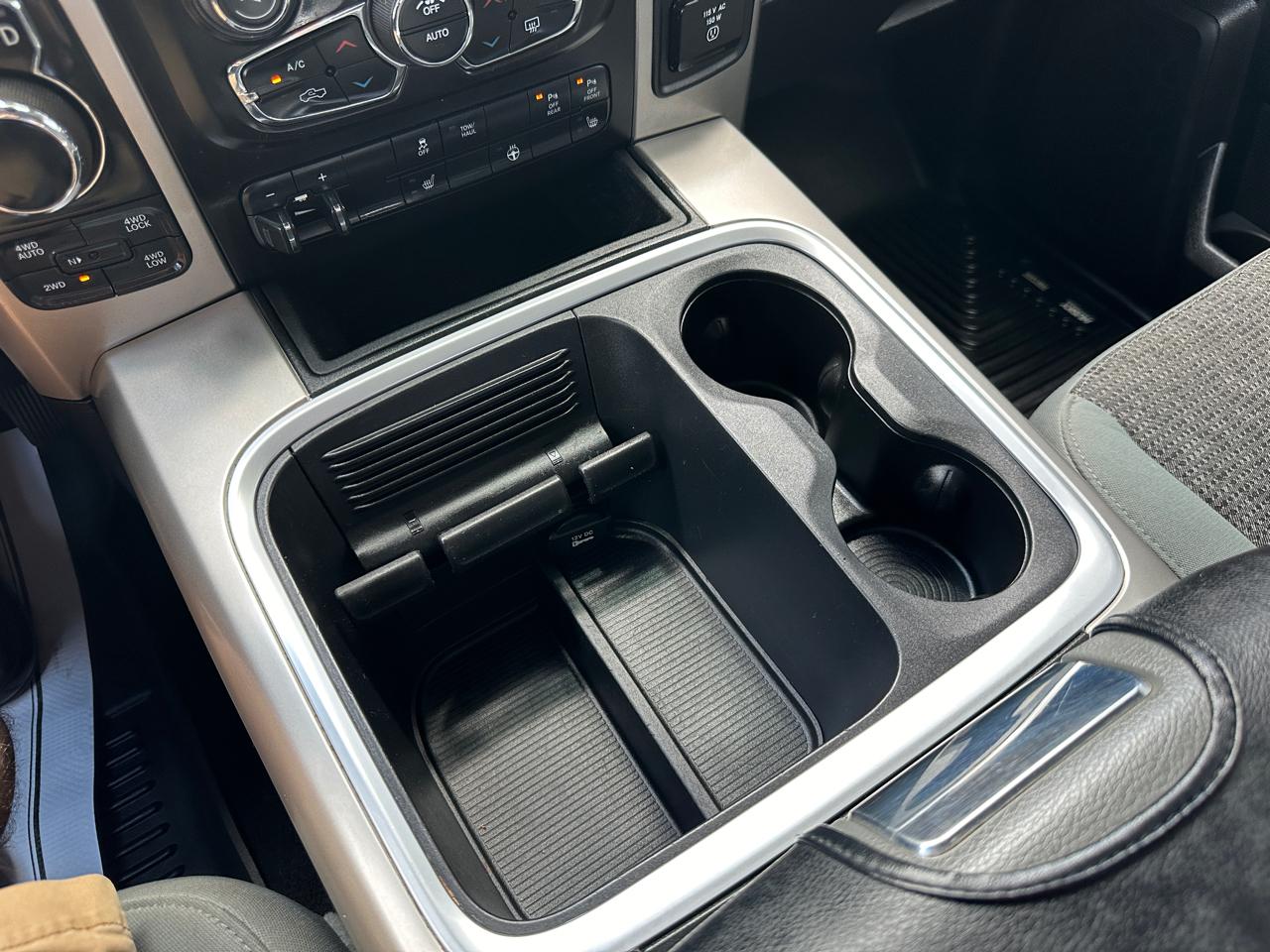 RAM 1500 Classic Big Horn 4x4 Crew Cab 5'7" Box 2019