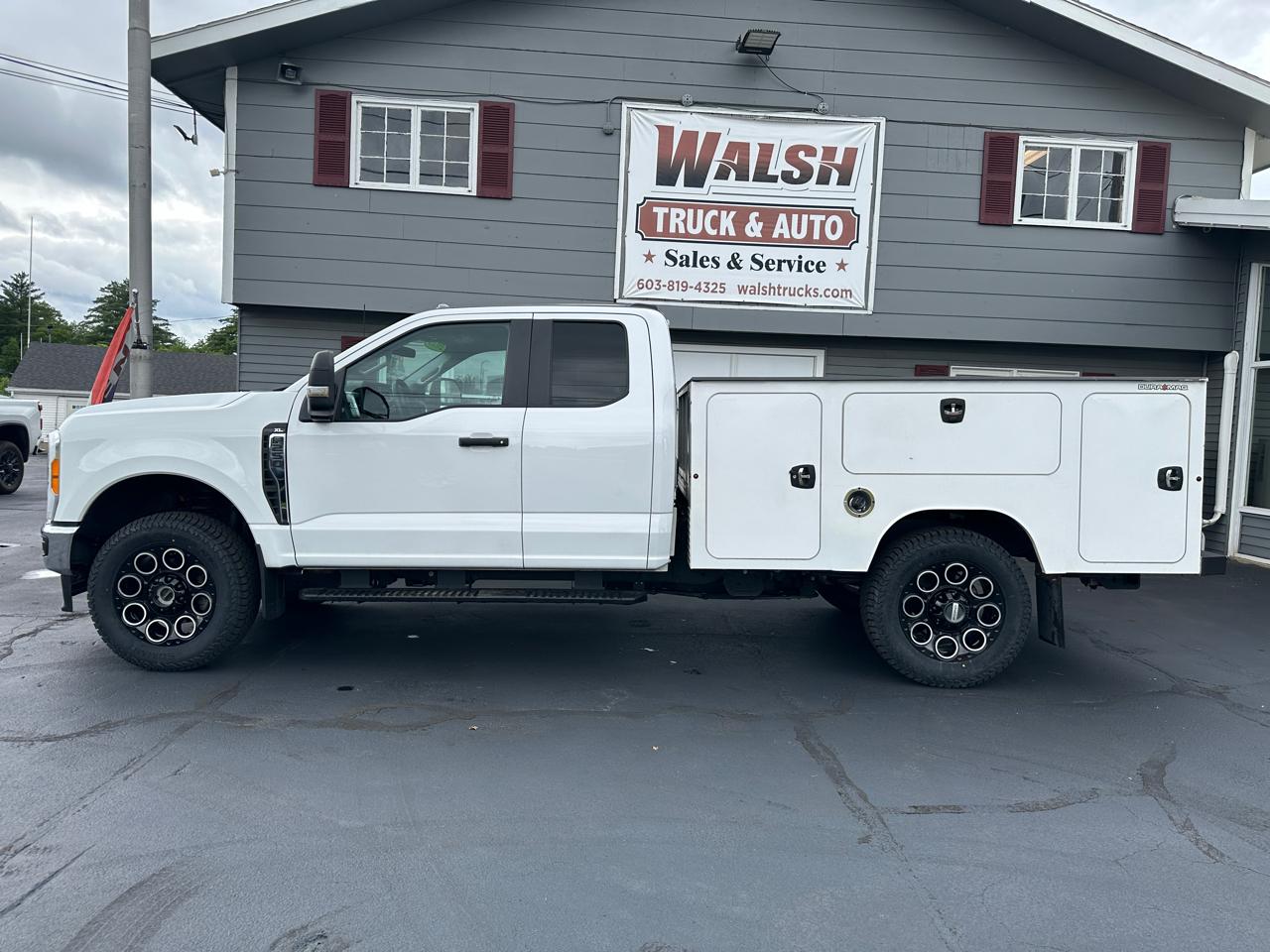 Ford F-250 SD XL SuperCab Long Bed 4WD 2023
