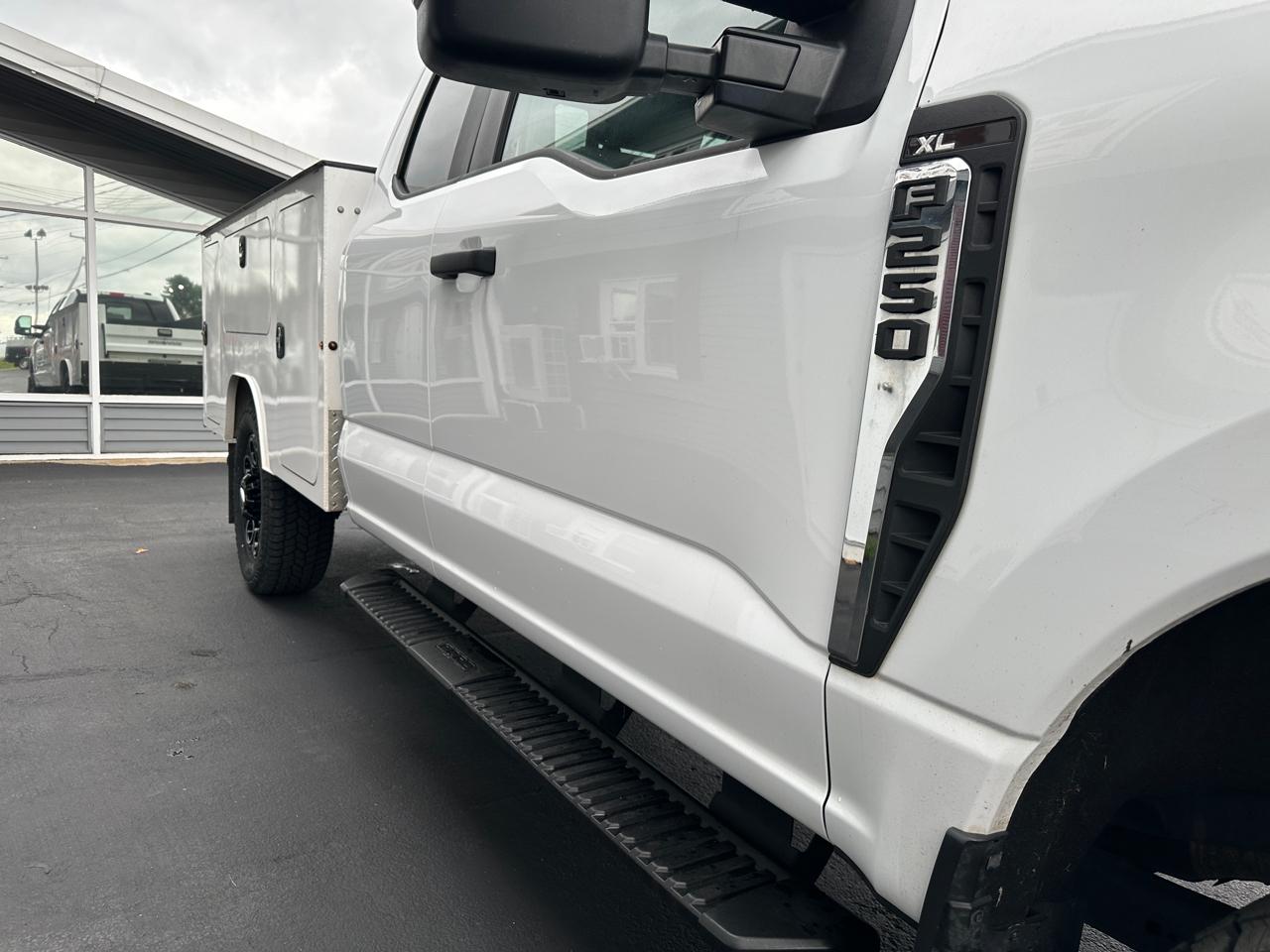 Ford F-250 SD XL SuperCab Long Bed 4WD 2023