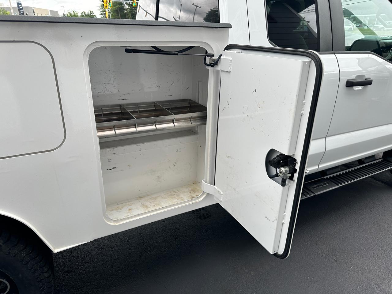 Ford F-250 SD XL SuperCab Long Bed 4WD 2023