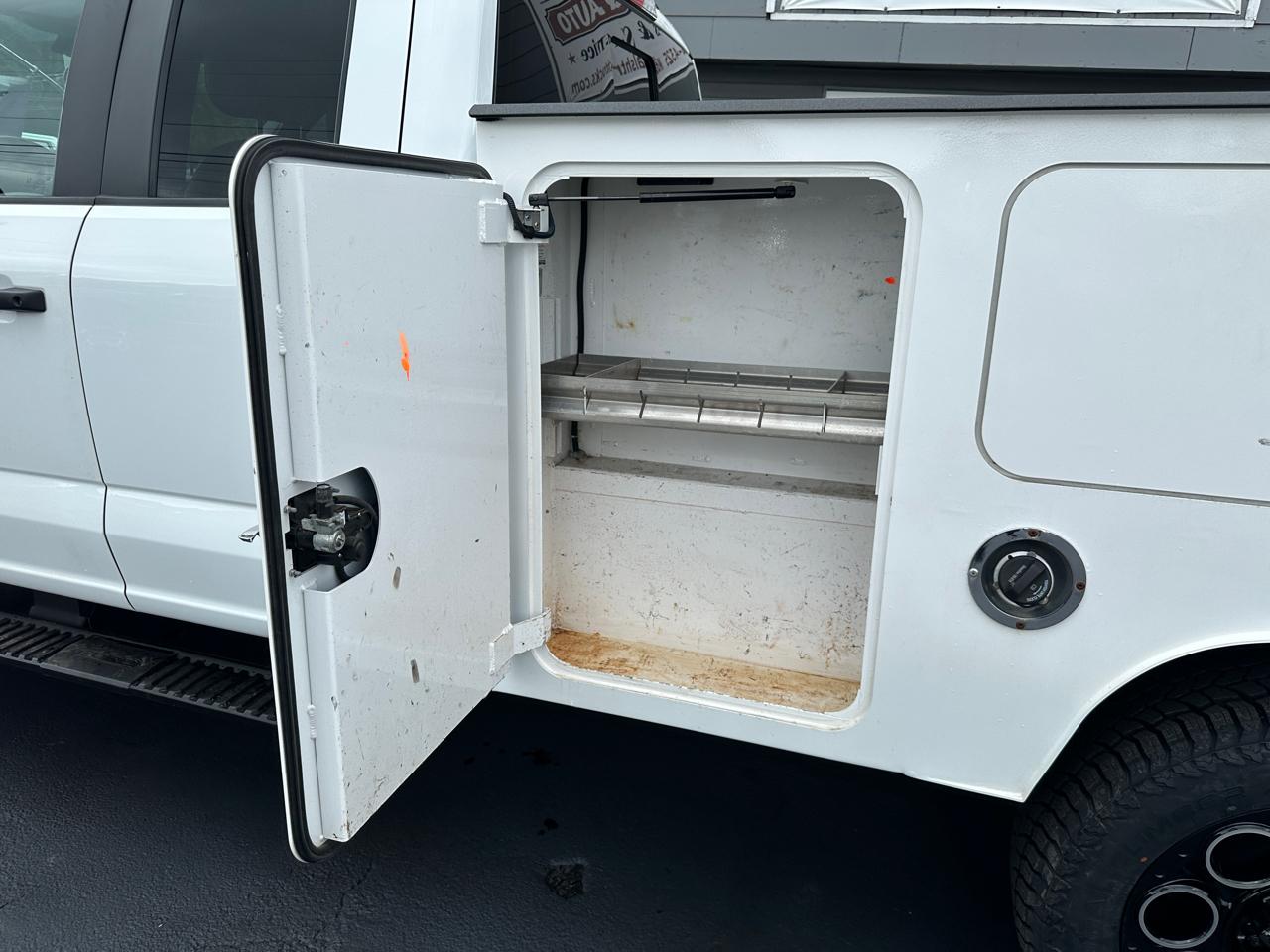 Ford F-250 SD XL SuperCab Long Bed 4WD 2023
