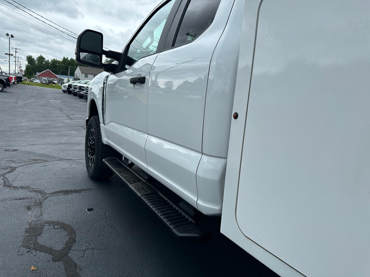 Ford F-250 SD XL SuperCab Long Bed 4WD 2023