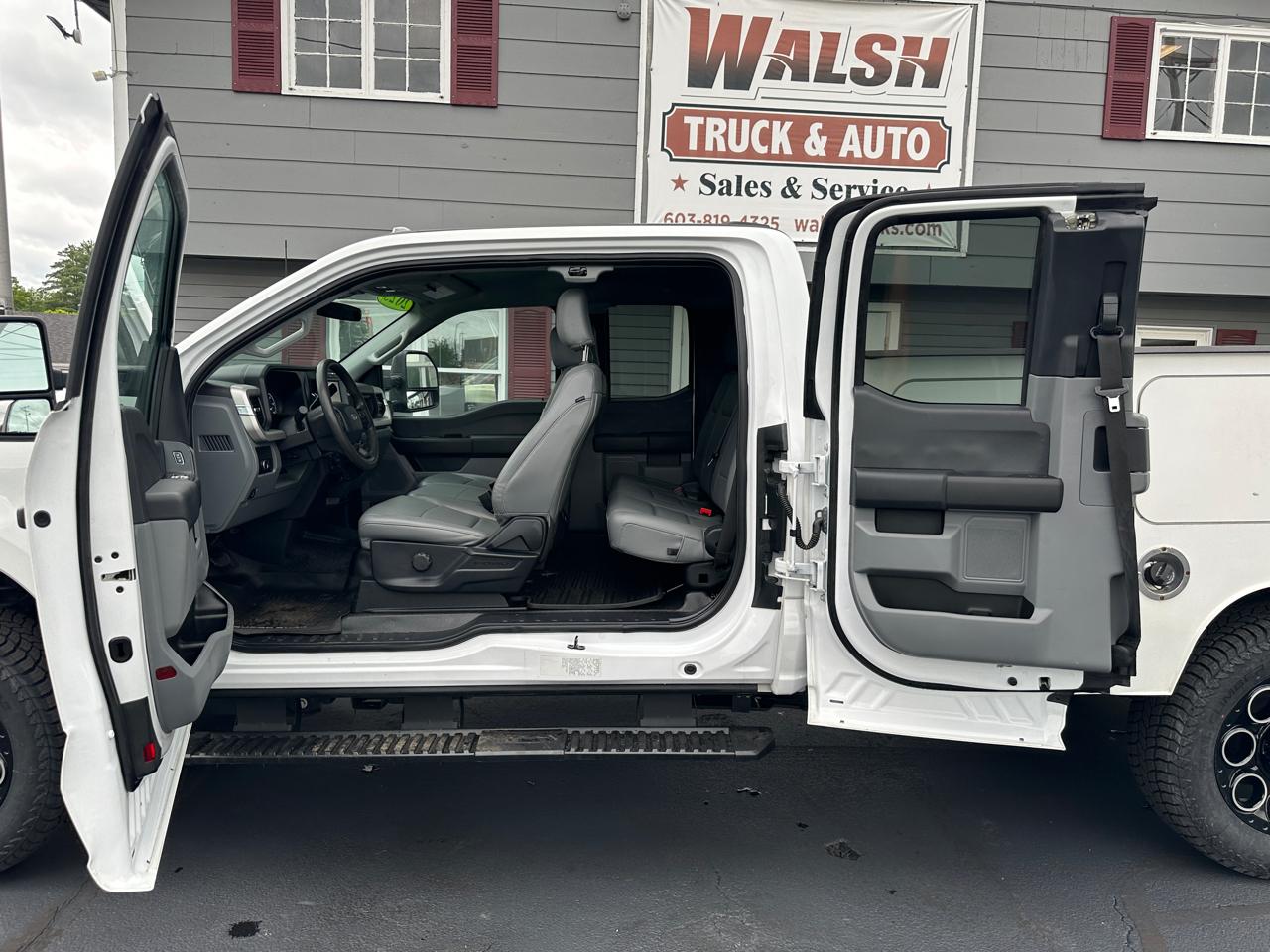 Ford F-250 SD XL SuperCab Long Bed 4WD 2023