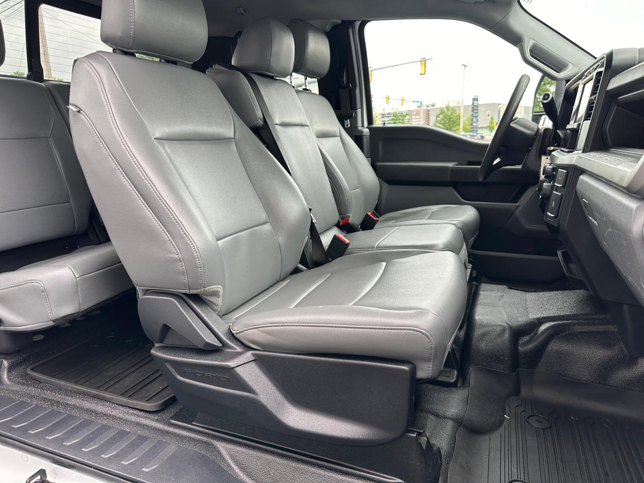 Ford F-250 SD XL SuperCab Long Bed 4WD 2023