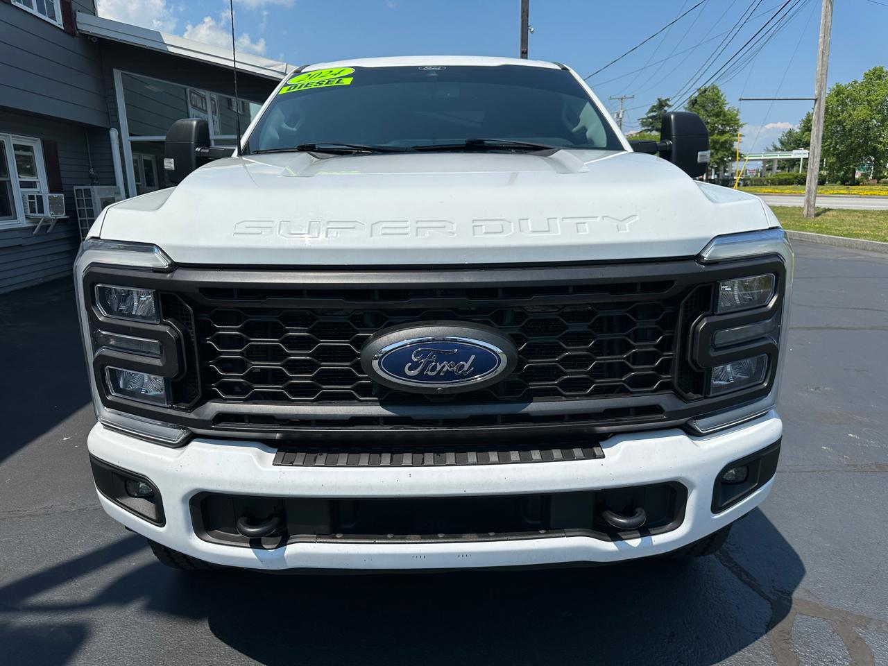 Ford F-250 SD XLT Crew Cab Short Bed 4WD 2024