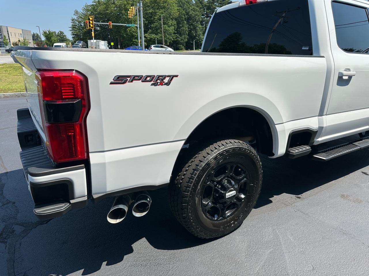 Ford F-250 SD XLT Crew Cab Short Bed 4WD 2024