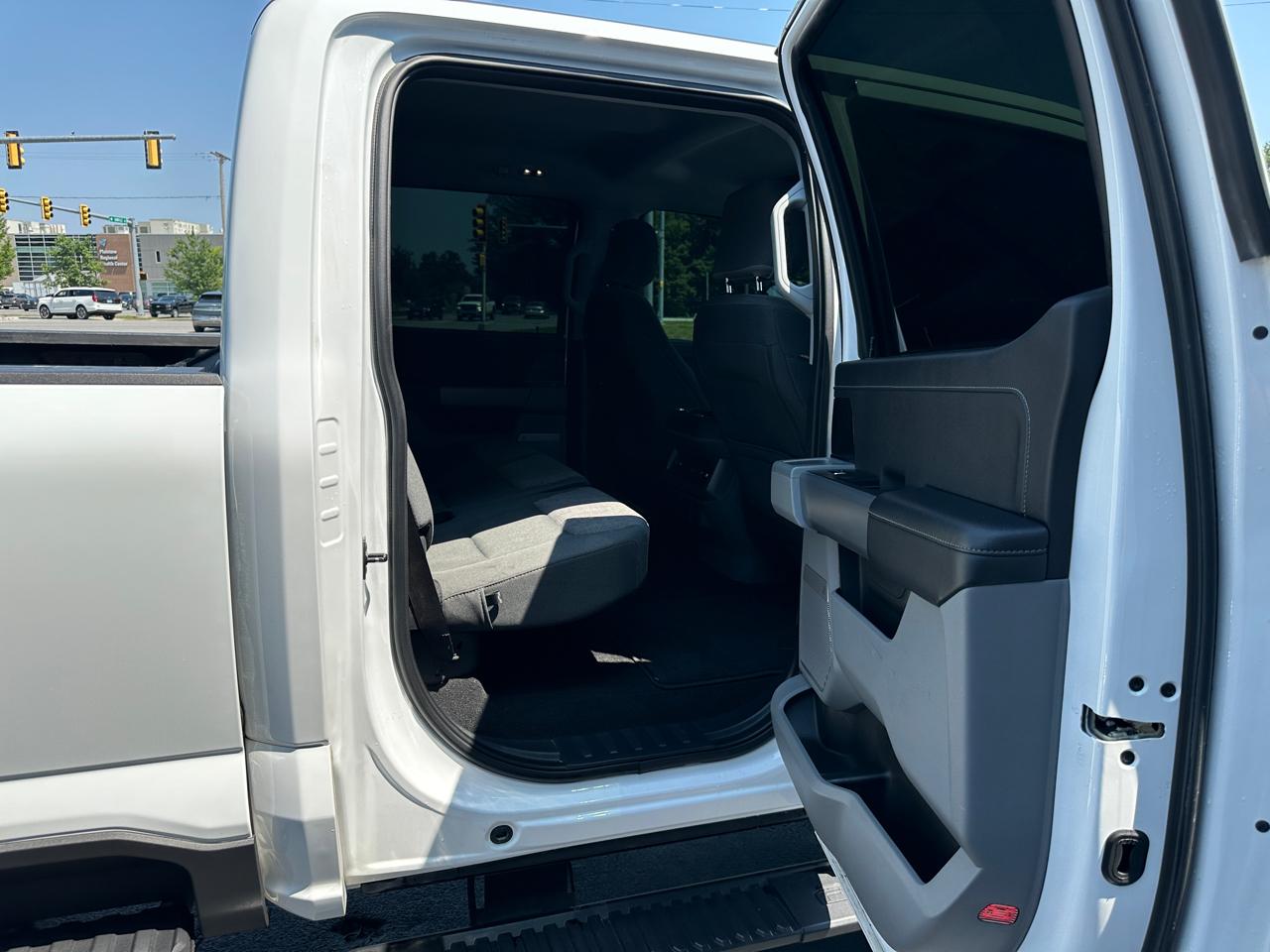 Ford F-250 SD XLT Crew Cab Short Bed 4WD 2024