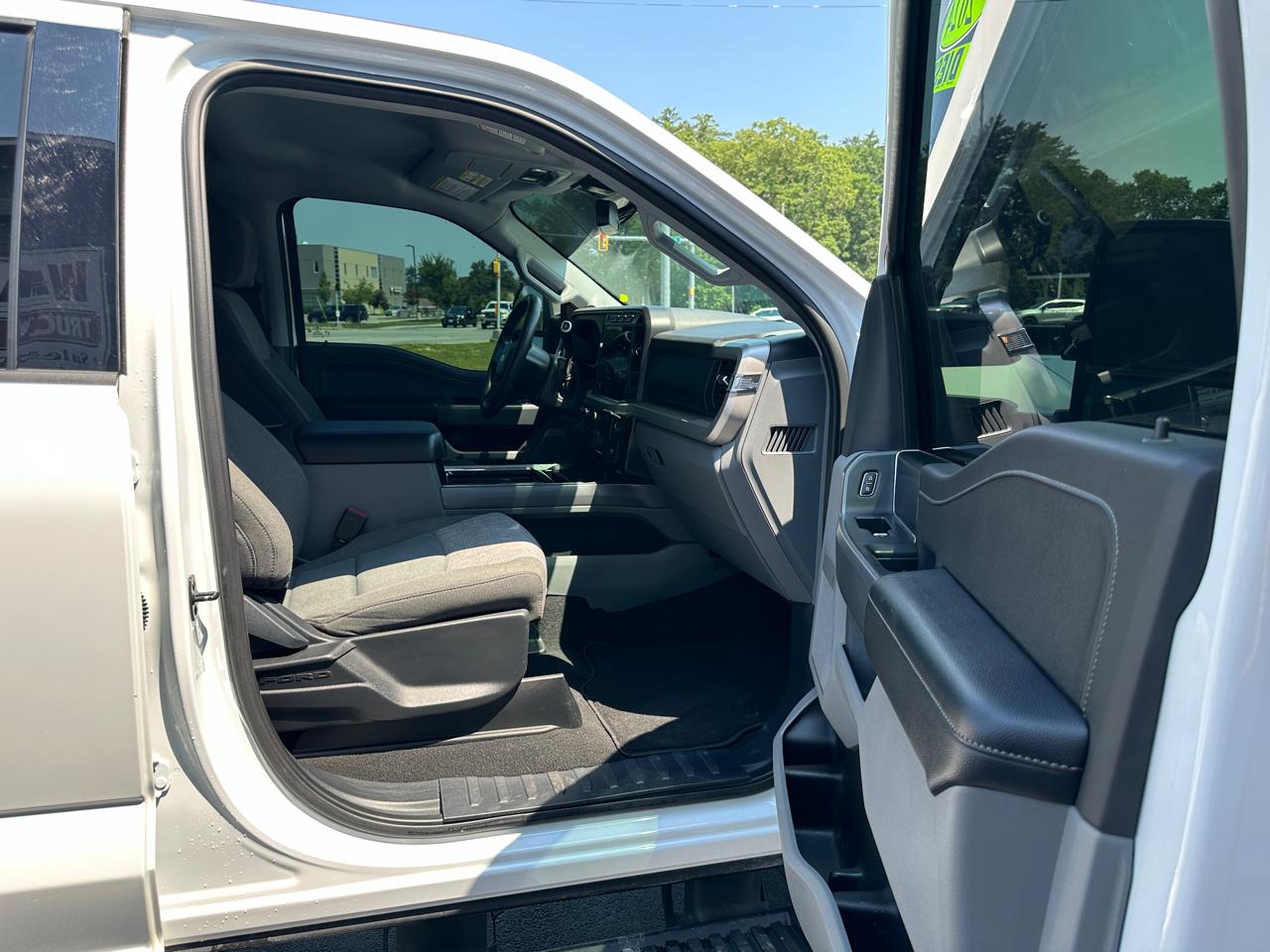 Ford F-250 SD XLT Crew Cab Short Bed 4WD 2024