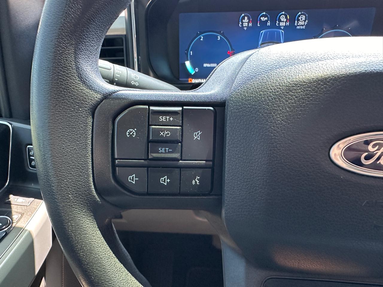Ford F-250 SD XLT Crew Cab Short Bed 4WD 2024