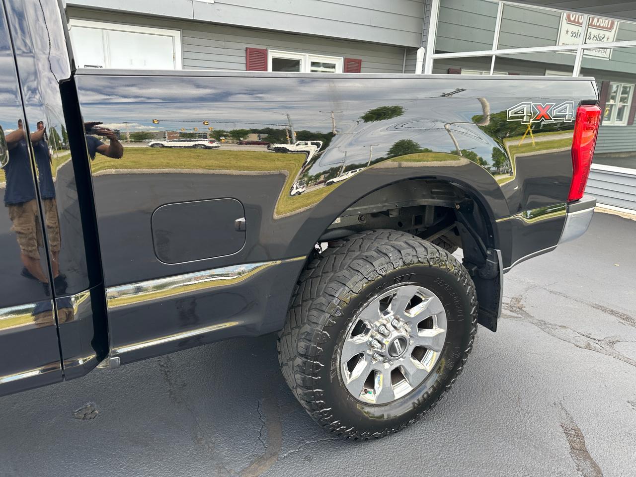 Ford F-250 SD Lariat Crew Cab 4WD 2017