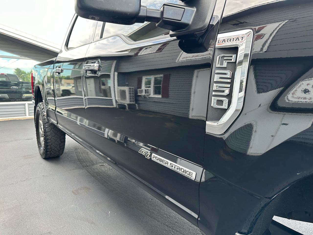 Ford F-250 SD Lariat Crew Cab 4WD 2017