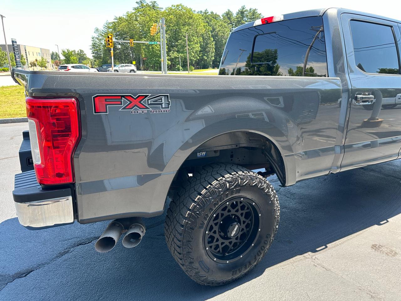Ford F-250 SD Lariat Crew Cab 4WD 2019