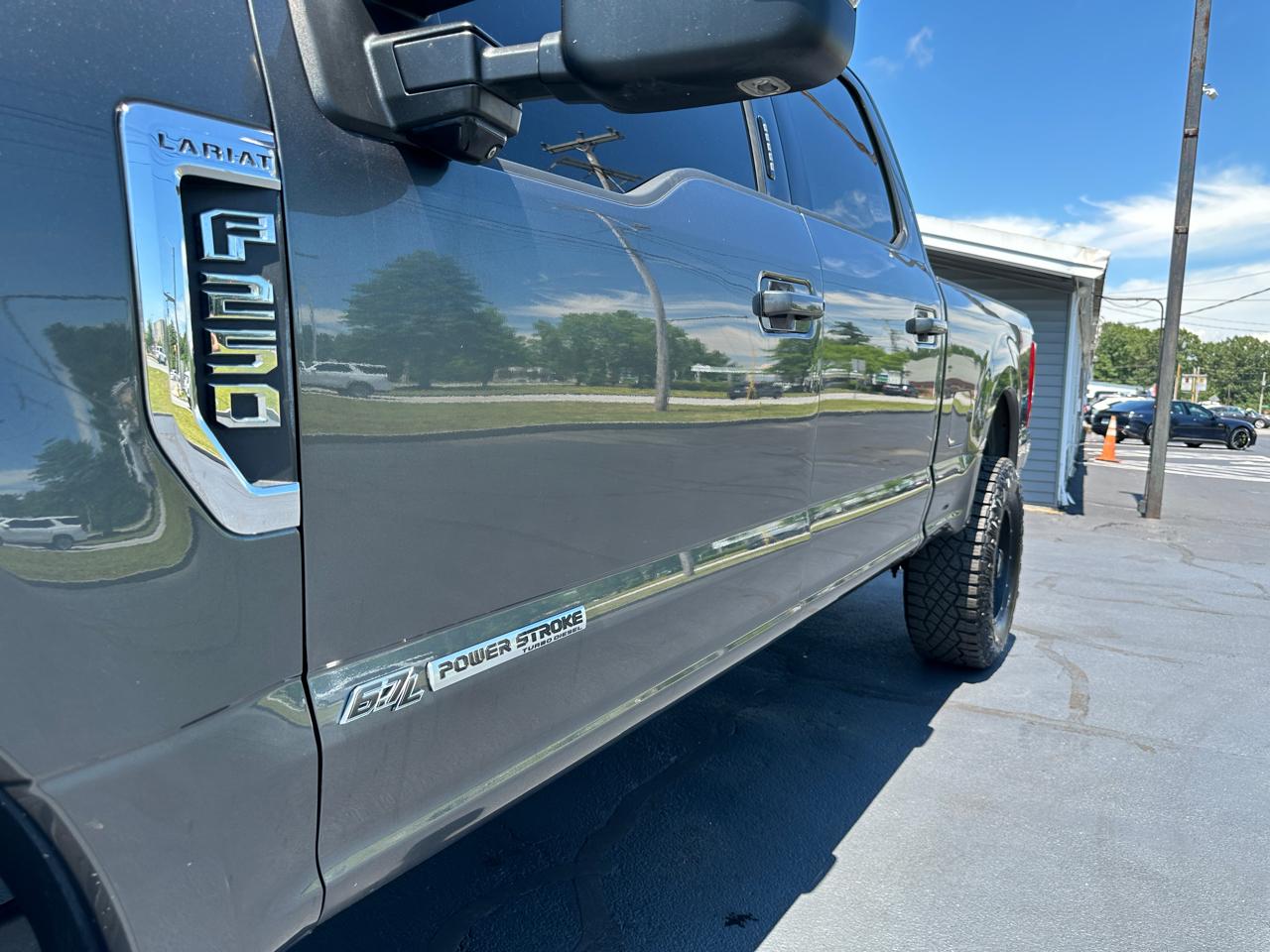 Ford F-250 SD Lariat Crew Cab 4WD 2019