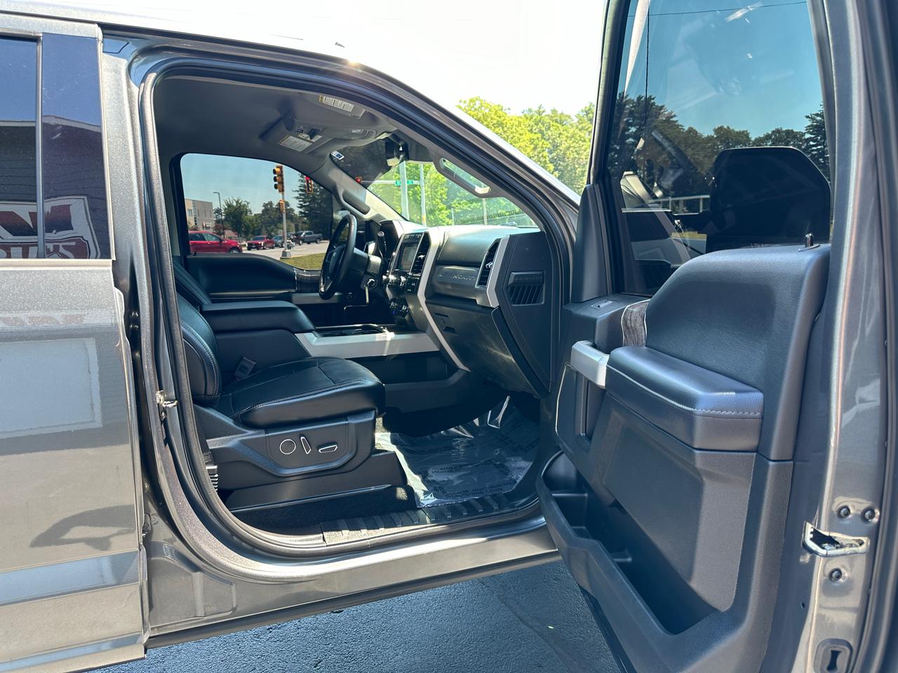 Ford F-250 SD Lariat Crew Cab 4WD 2019