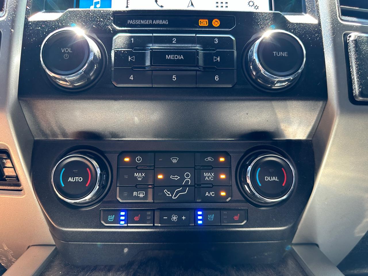 Ford F-250 SD Lariat Crew Cab 4WD 2019