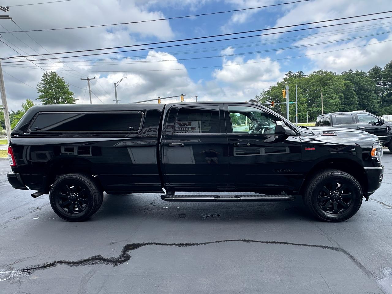 RAM 2500 Big Horn 4x4 Crew Cab 8' Box 2022