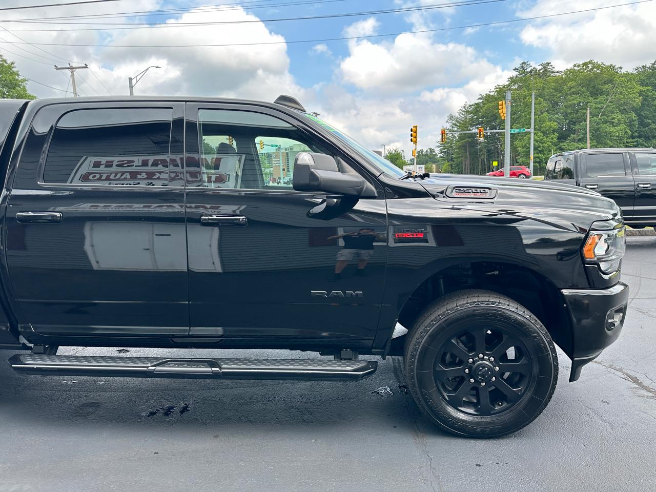 RAM 2500 Big Horn 4x4 Crew Cab 8' Box 2022