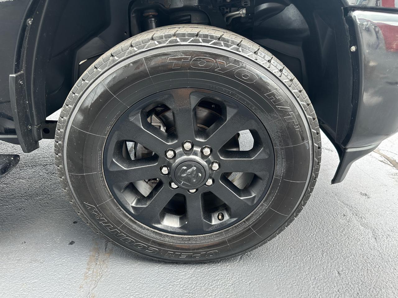 RAM 2500 Big Horn 4x4 Crew Cab 8' Box 2022