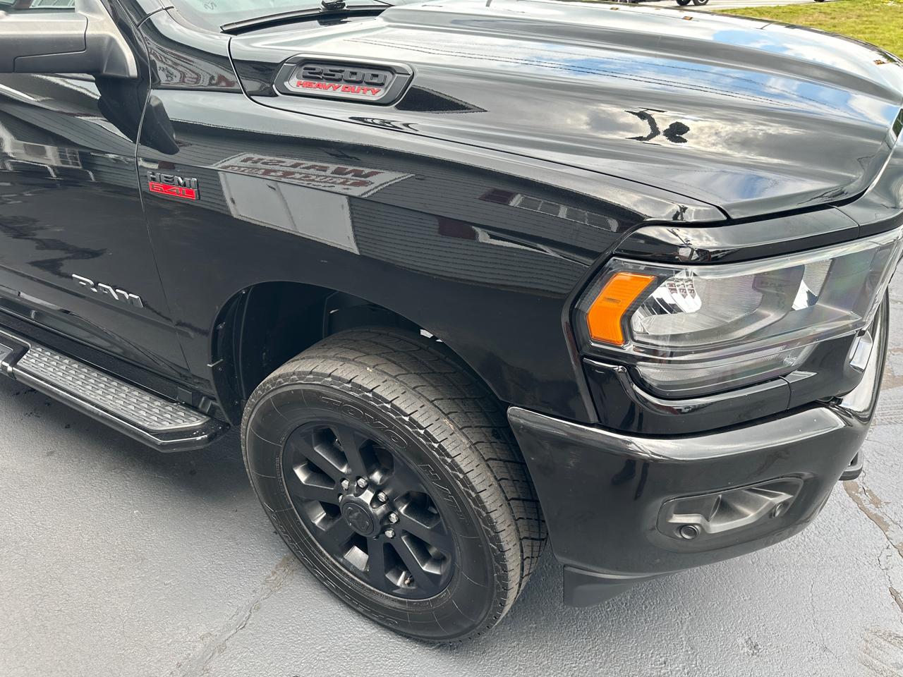 RAM 2500 Big Horn 4x4 Crew Cab 8' Box 2022