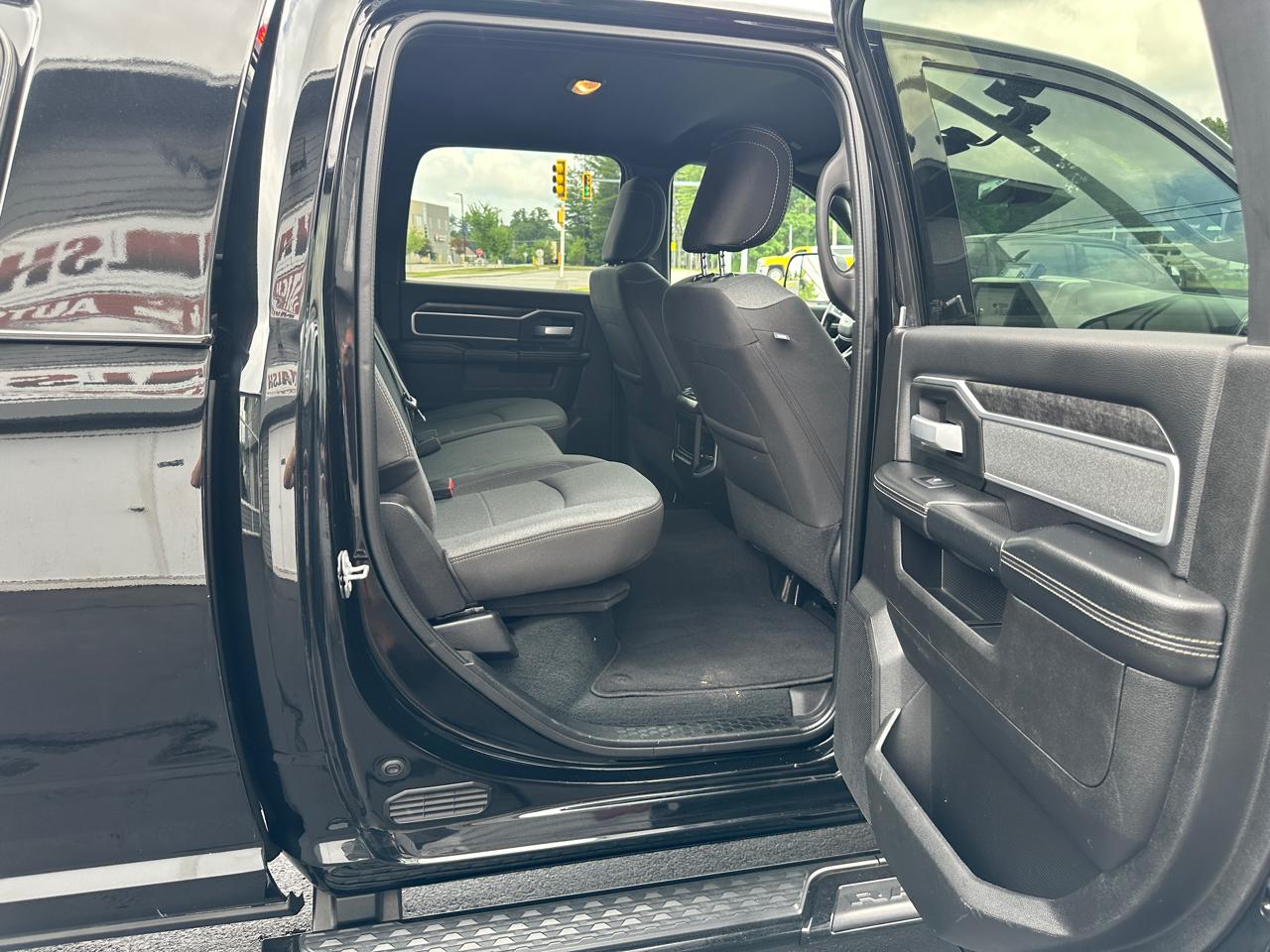 RAM 2500 Big Horn 4x4 Crew Cab 8' Box 2022