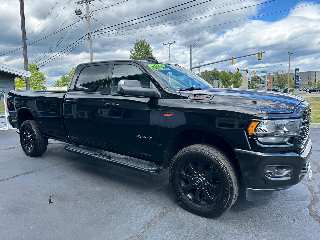 RAM 2500 Big Horn 4x4 Crew Cab 8' Box 2022