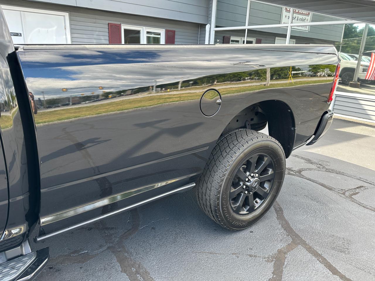 RAM 2500 Big Horn 4x4 Crew Cab 8' Box 2022