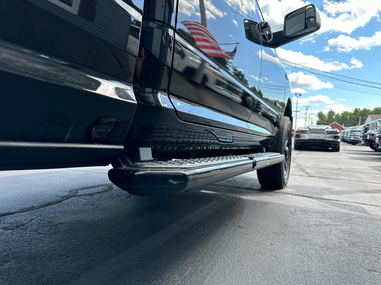 RAM 2500 Big Horn 4x4 Crew Cab 8' Box 2022