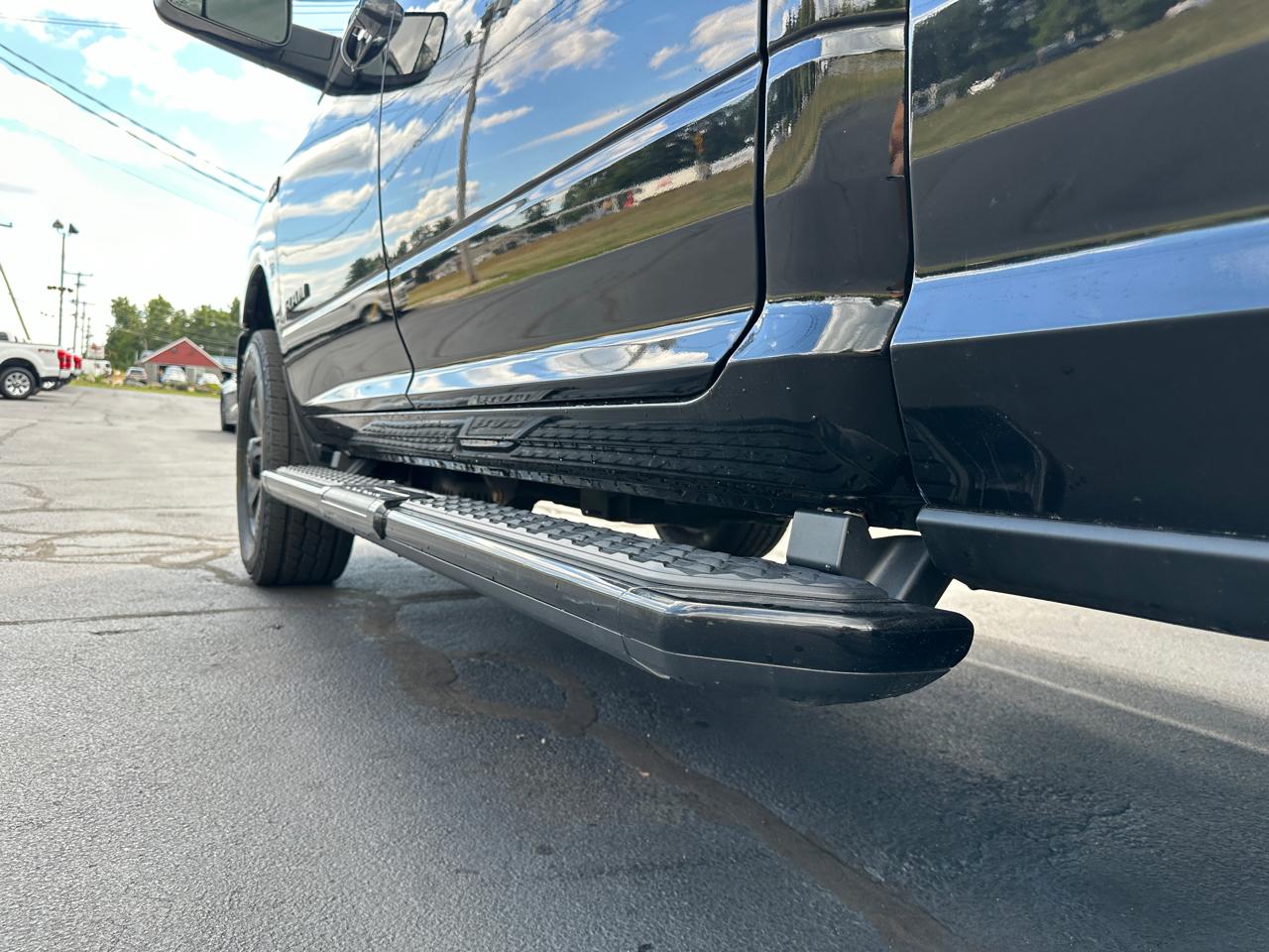 RAM 2500 Big Horn 4x4 Crew Cab 8' Box 2022