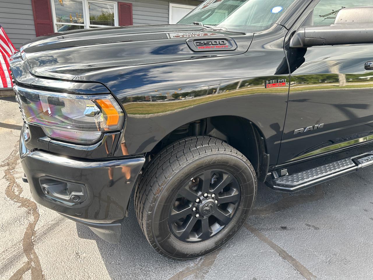 RAM 2500 Big Horn 4x4 Crew Cab 8' Box 2022