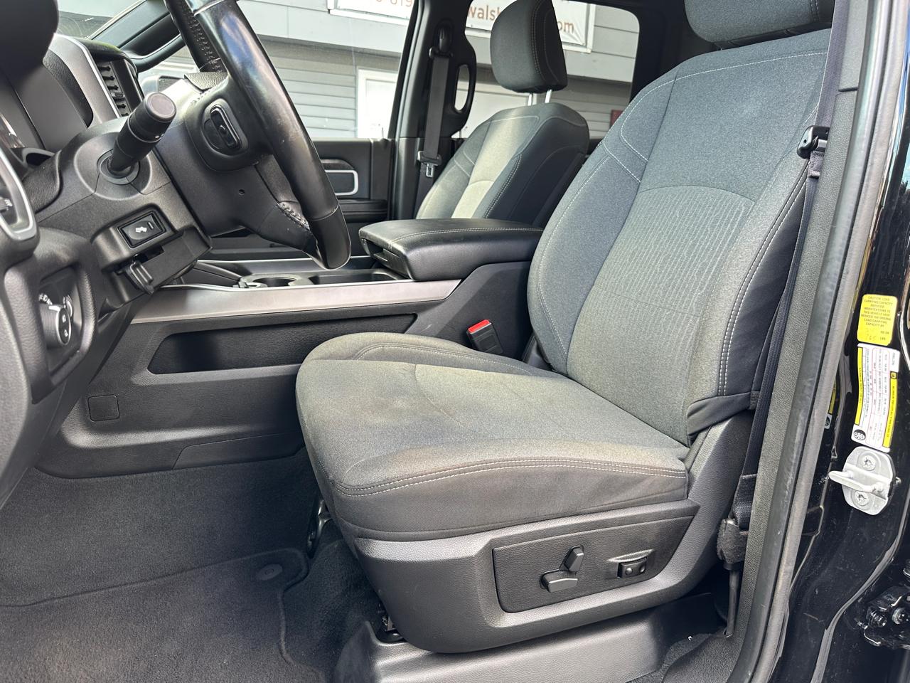 RAM 2500 Big Horn 4x4 Crew Cab 8' Box 2022