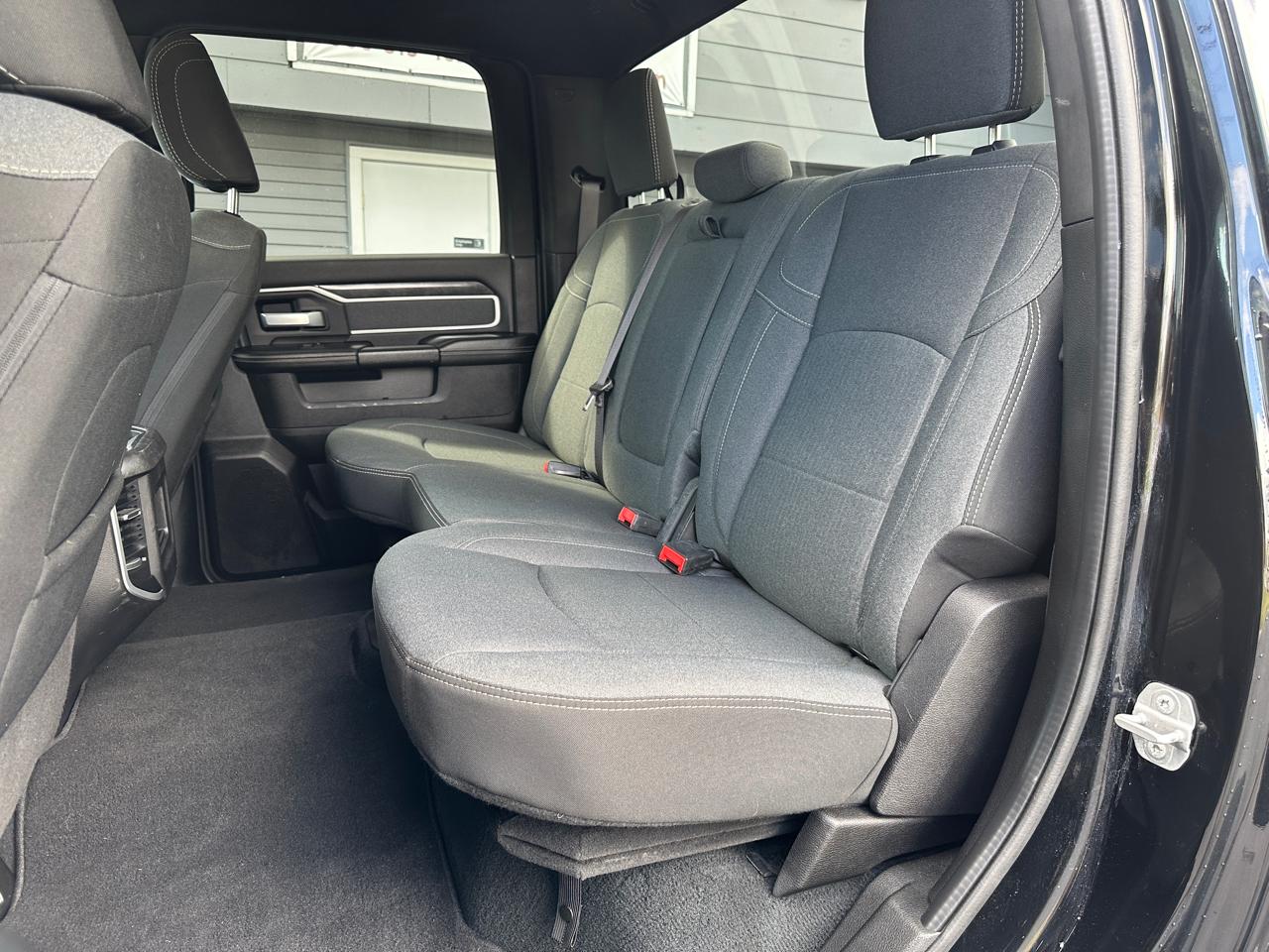 RAM 2500 Big Horn 4x4 Crew Cab 8' Box 2022