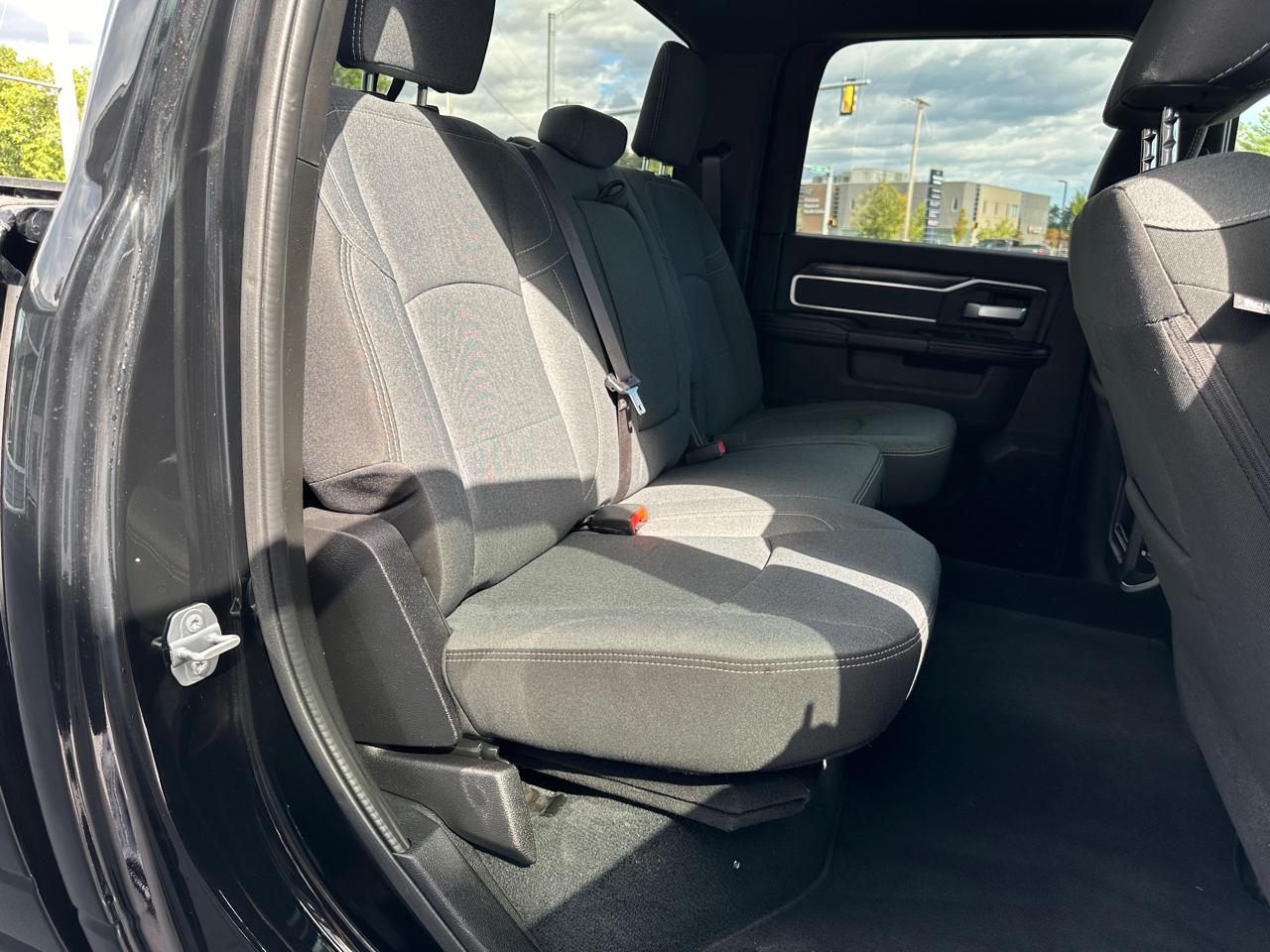 RAM 2500 Big Horn 4x4 Crew Cab 8' Box 2022