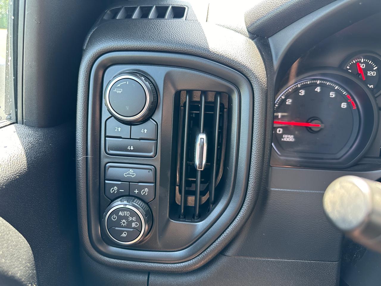 Chevrolet Silverado 2500HD Custom Crew Cab Short Box 4WD 2021