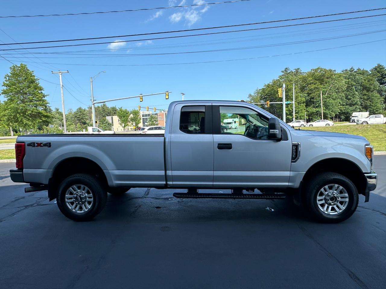 Ford F-250 SD XL SuperCab Long Bed 4WD 2017