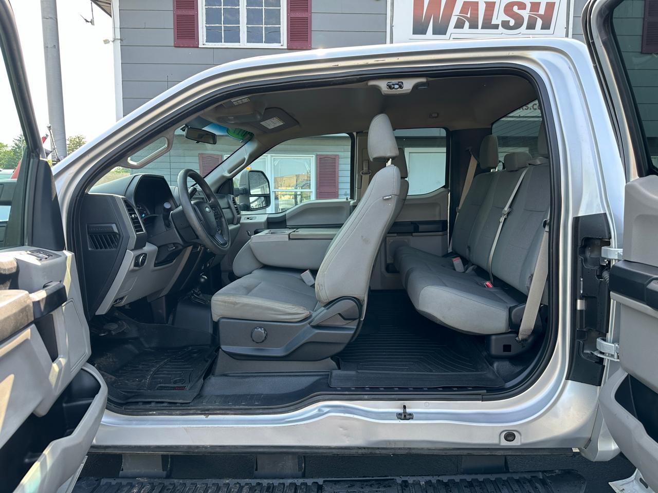 Ford F-250 SD XL SuperCab Long Bed 4WD 2017