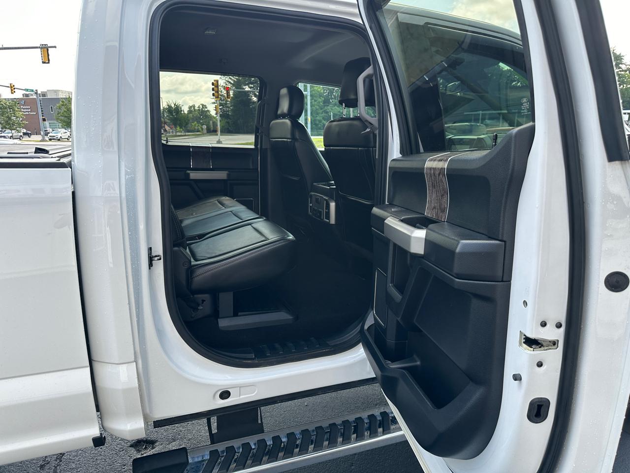 Ford F-250 SD Lariat Crew Cab 4WD 2018