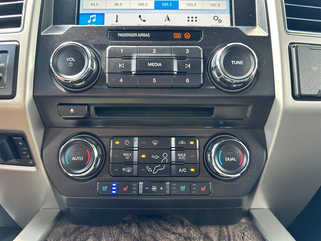 Ford F-250 SD Lariat Crew Cab 4WD 2018