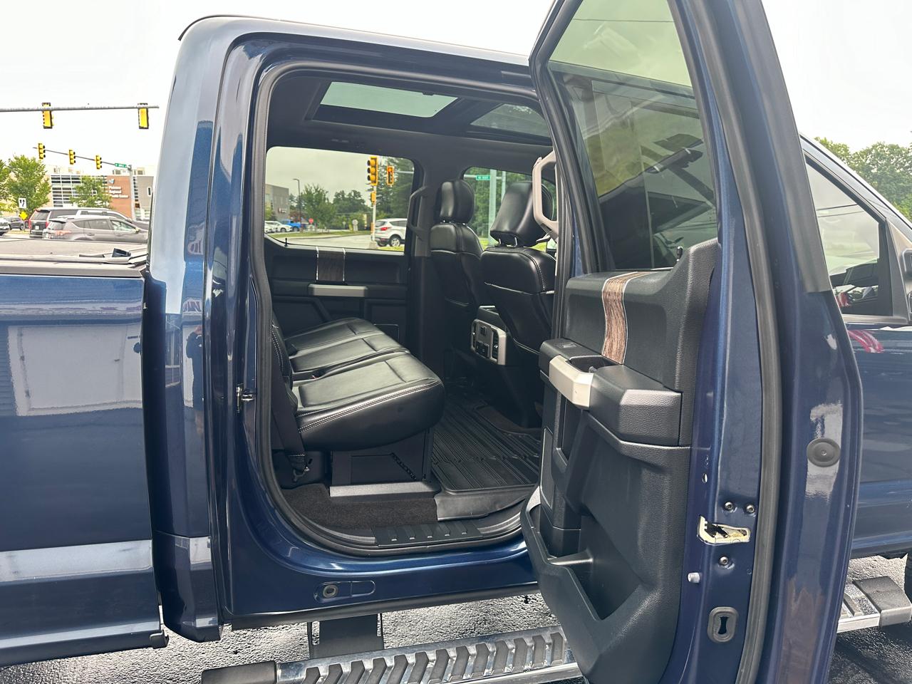Ford F-350 SD Lariat Crew Cab 4WD 2018