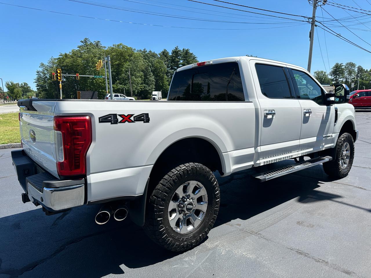 Ford F-250 SD Lariat Crew Cab Short Bed 4WD 2017