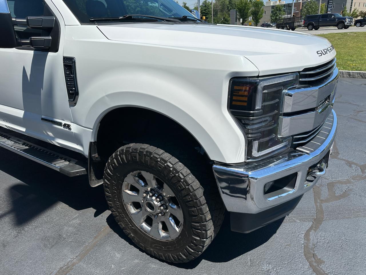Ford F-250 SD Lariat Crew Cab Short Bed 4WD 2017