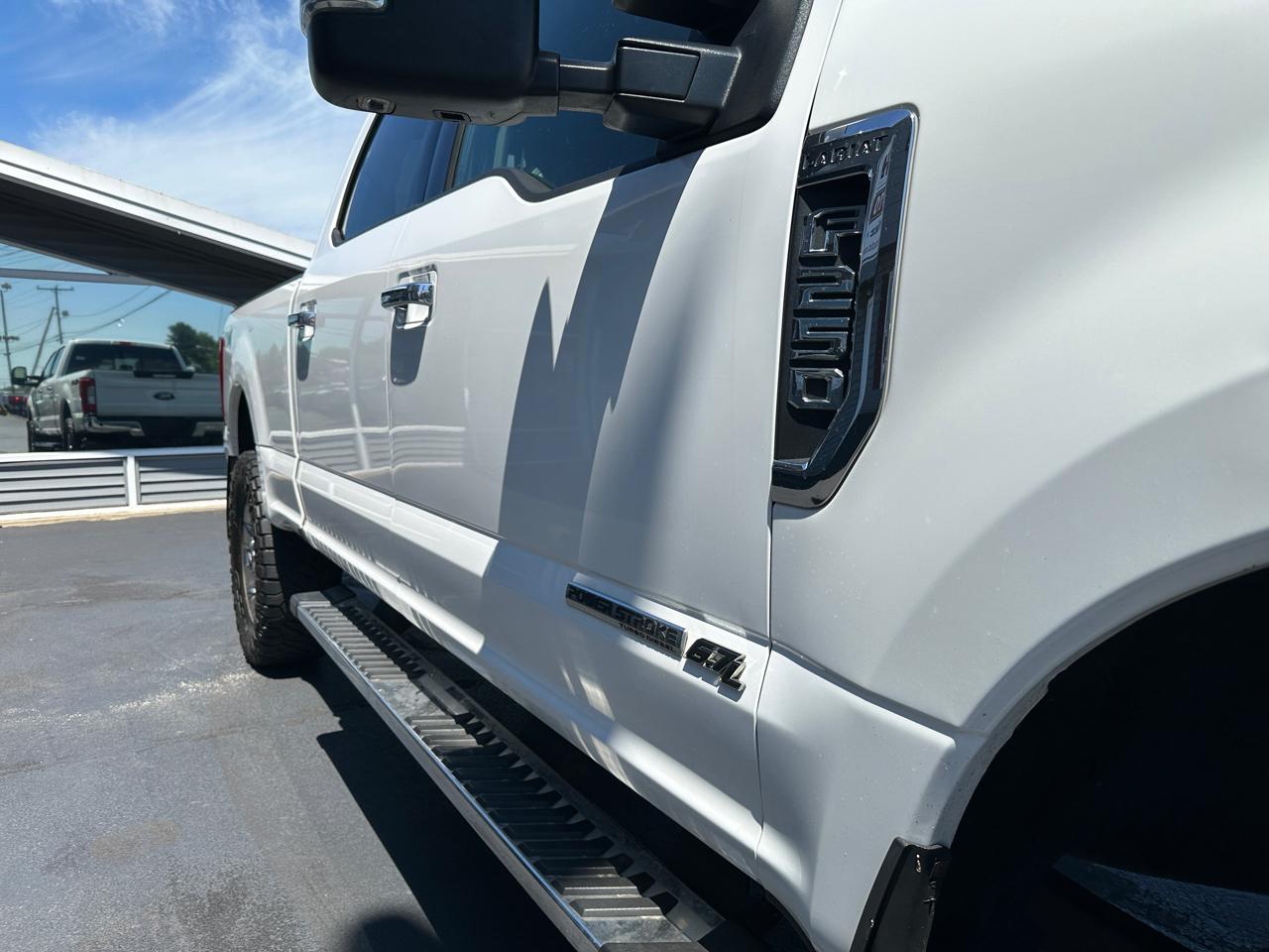 Ford F-250 SD Lariat Crew Cab Short Bed 4WD 2017