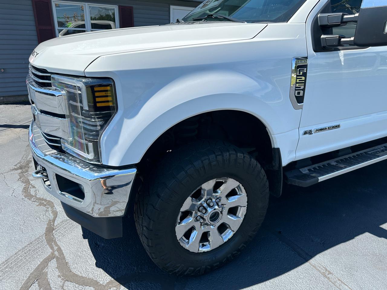 Ford F-250 SD Lariat Crew Cab Short Bed 4WD 2017