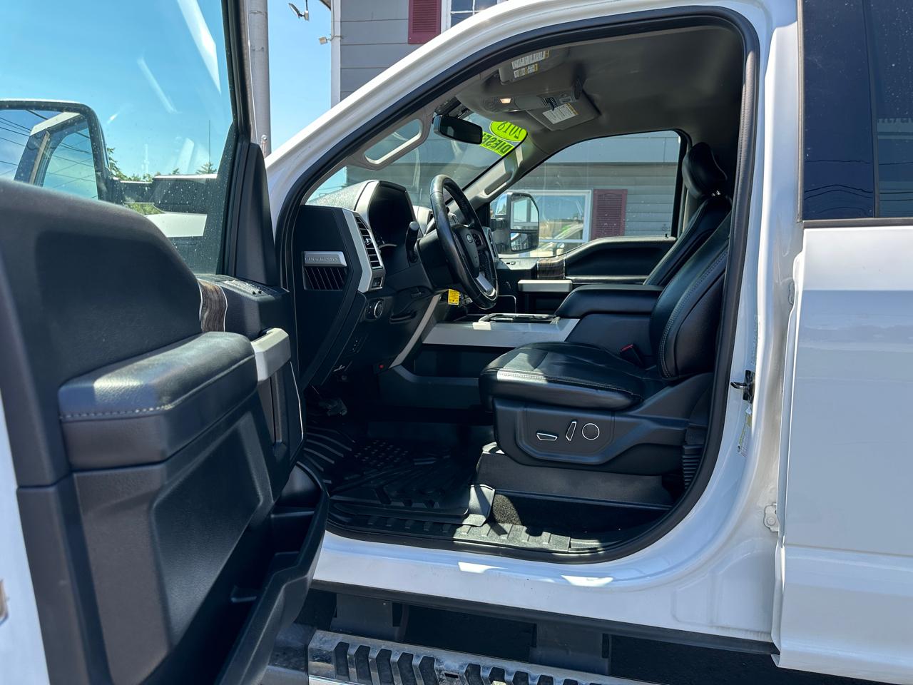 Ford F-250 SD Lariat Crew Cab Short Bed 4WD 2017