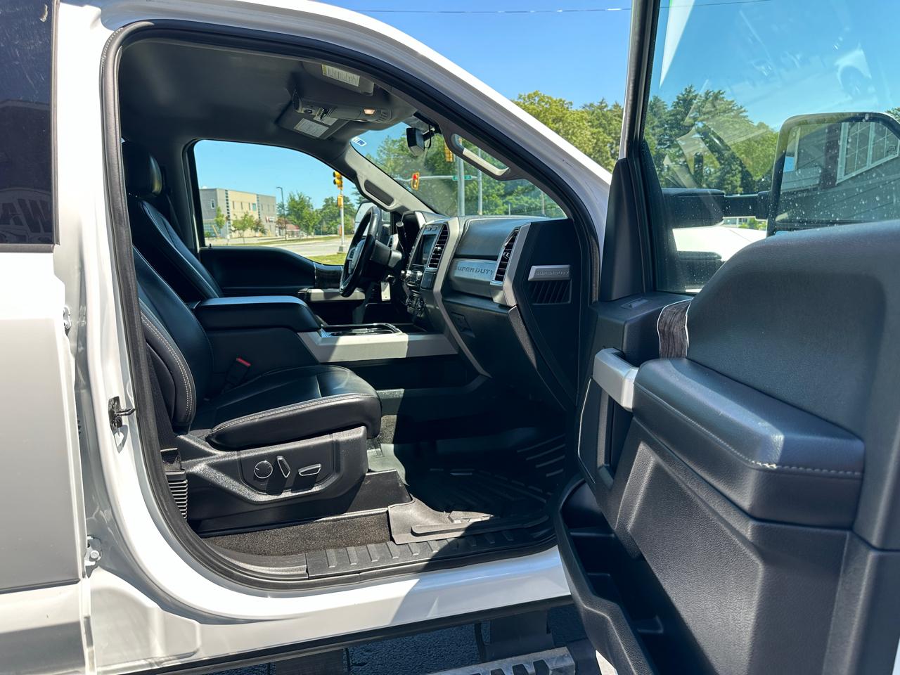 Ford F-250 SD Lariat Crew Cab Short Bed 4WD 2017