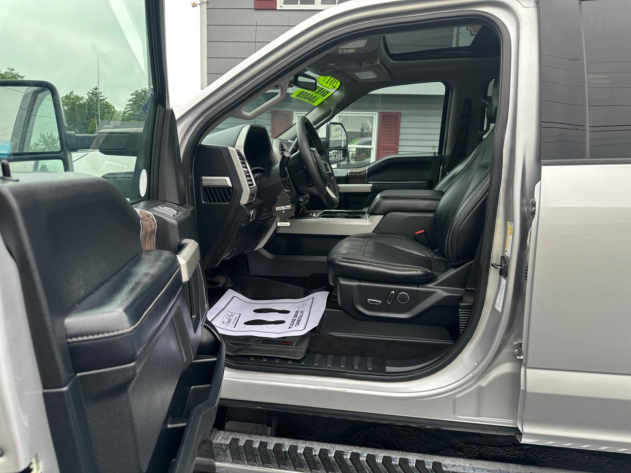 Ford F-350 SD Lariat Crew Cab 4WD 2017