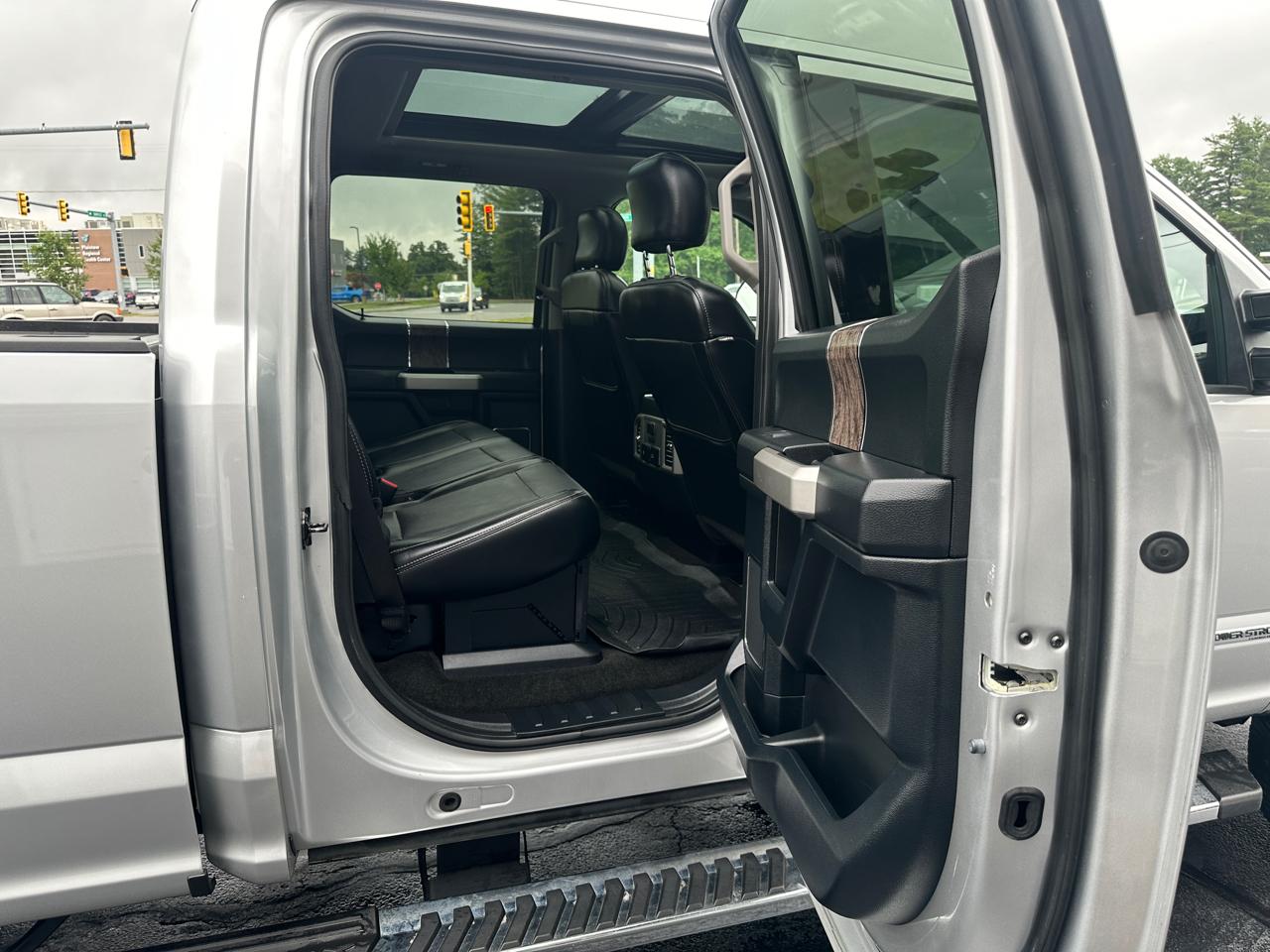 Ford F-350 SD Lariat Crew Cab 4WD 2017