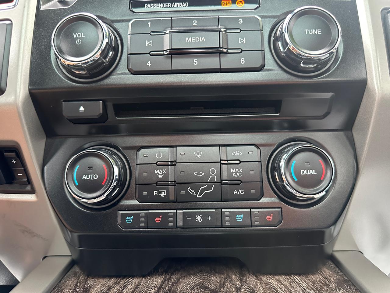 Ford F-350 SD Lariat Crew Cab 4WD 2017