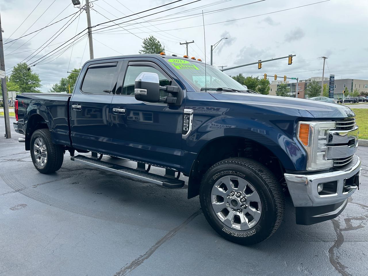 Ford F-250 SD Lariat Crew Cab Short Bed 4WD 2017